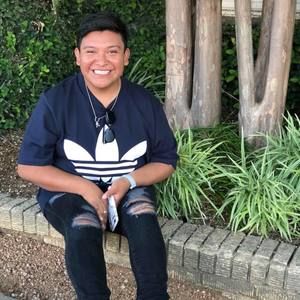 Meet your Posher, Cesar